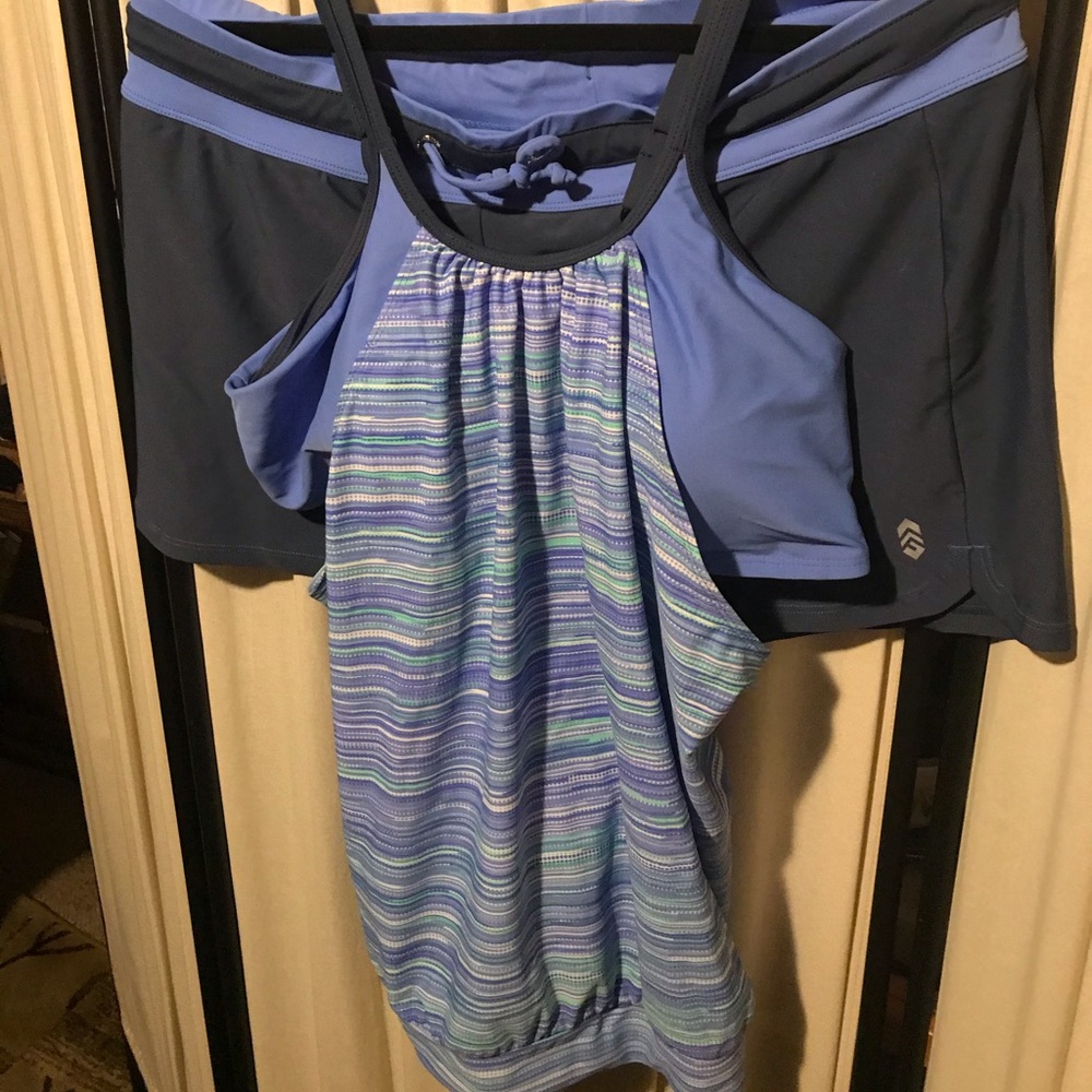 Free Country 2 pc - Tankini and swim shorts. XXL.